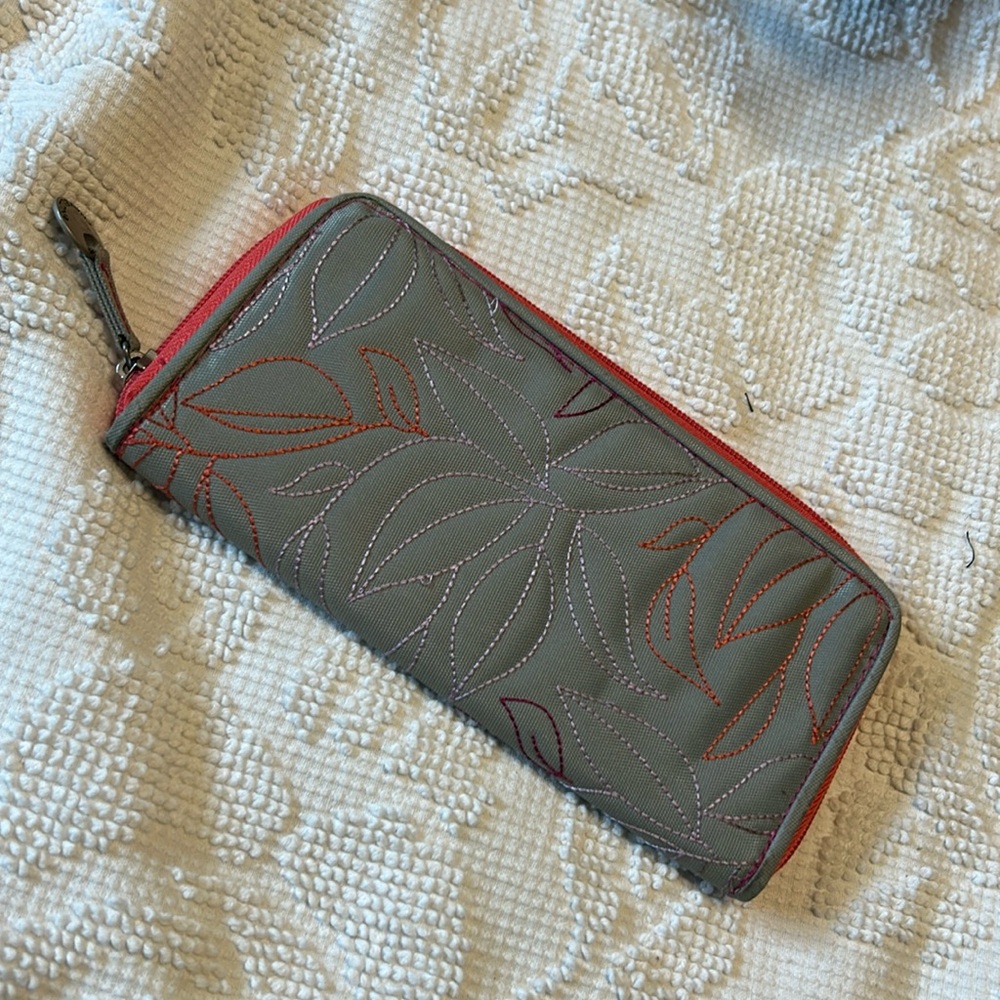Travelon Wallet with RFID protection